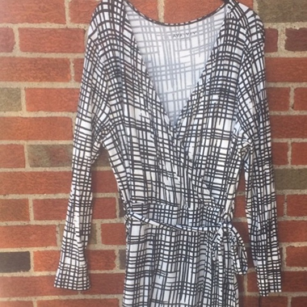 🆕 Wrap Dress by Ava and Viv NWT